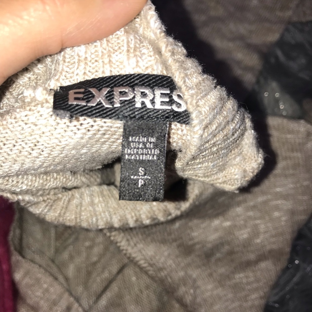 Sweater - Picture 4 of 4